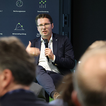 Christoph im Panel bei Zukunft made in Germany